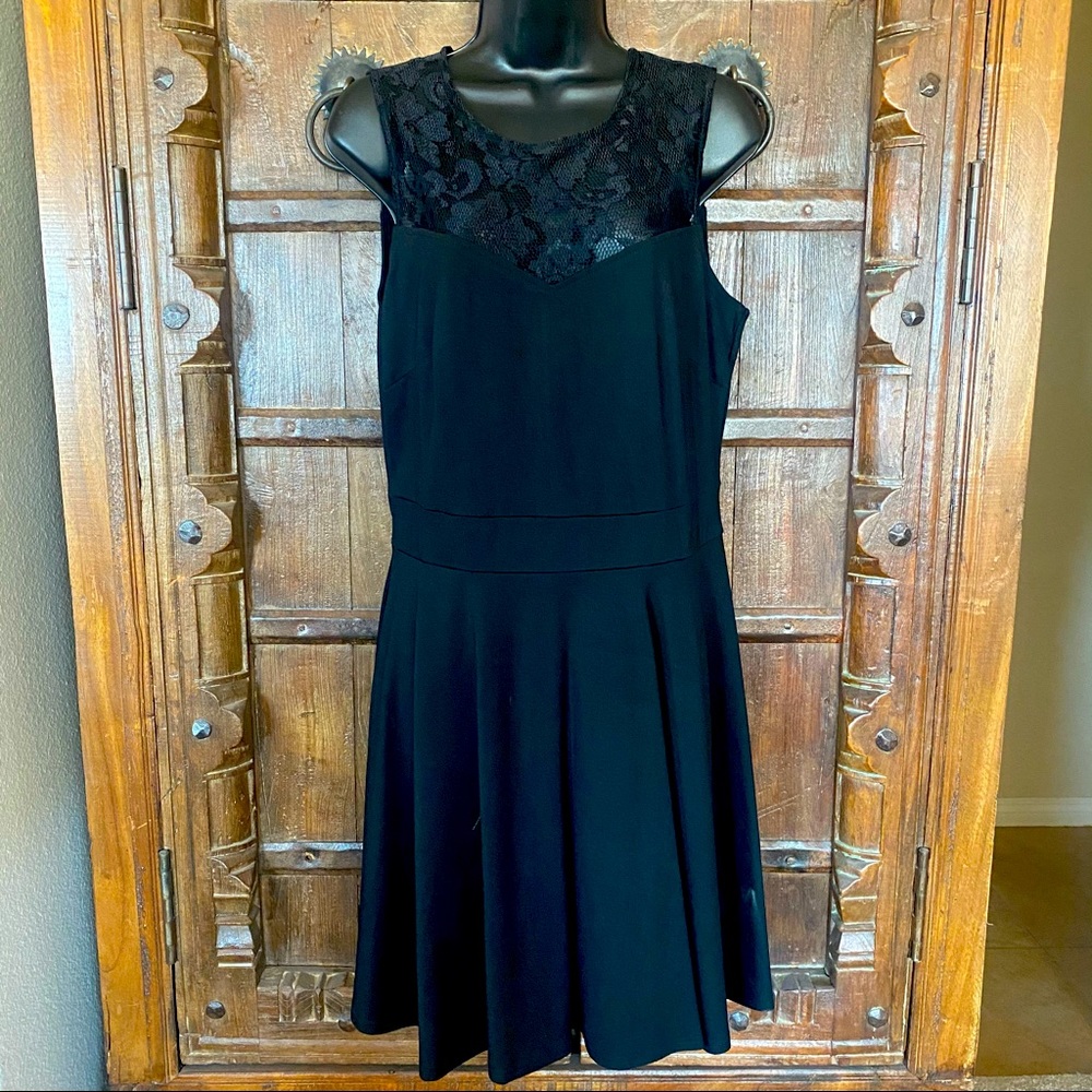NWT Women’s size L “little black dress” Heloise Fashion